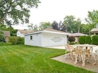 8211 Mango Ave, Morton Grove, IL 60053