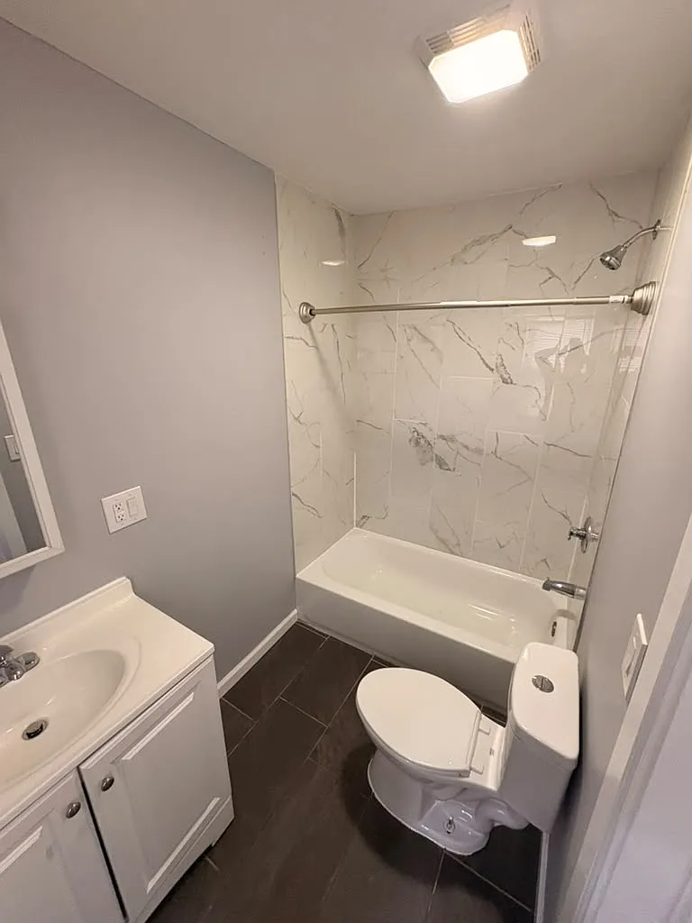 3 bed, 1100 sqft, $1,900 — Photo 1