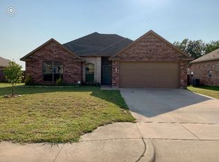 124 Redbud Ln, Weatherford, TX 76086