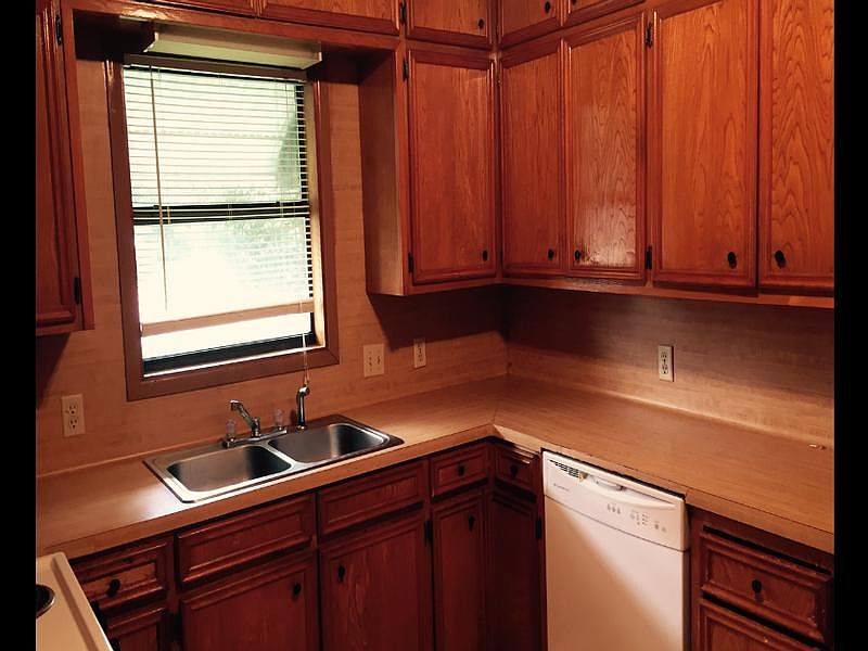 2nd image of 302 Glover Dr