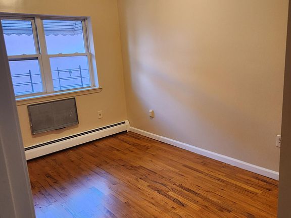 3rd image of 3612 Bronxwood Ave #1A