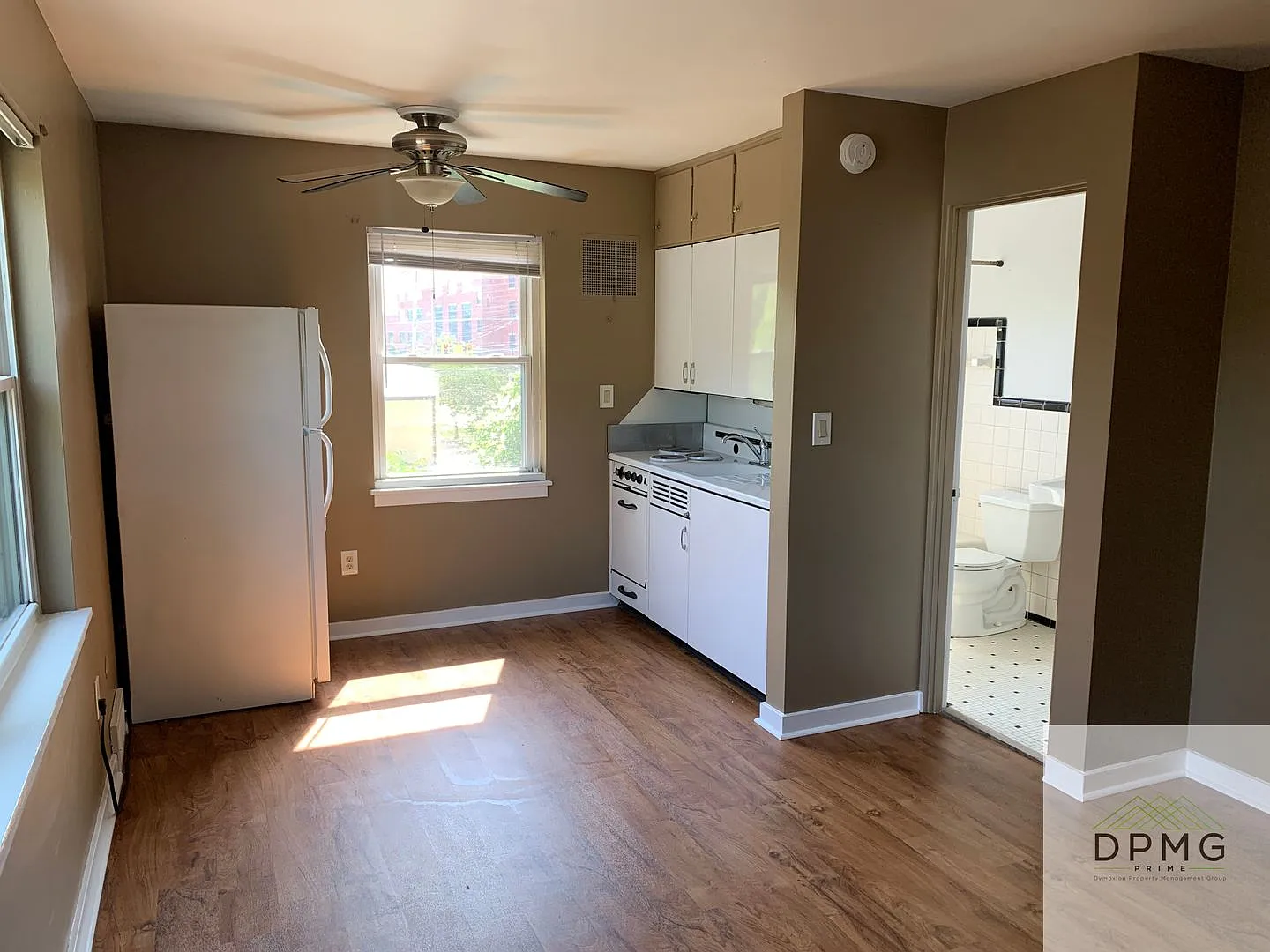 Welcome to 124 West South Street Lansing MI 48910!! — Photo 2
