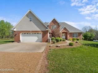 5575 Maple Leaf Dr, Fulton, MO 65251