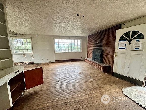 5th image of 4416 NE 60th Street