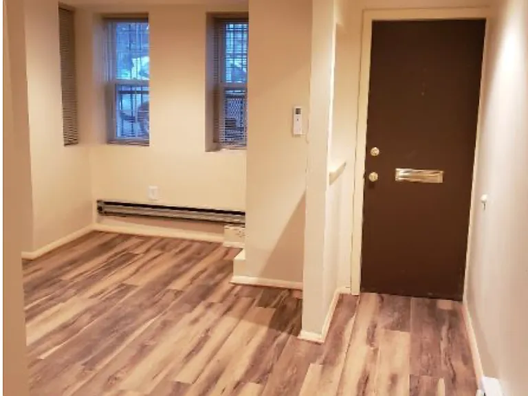 1203 Walter St SE #B — Photo 2