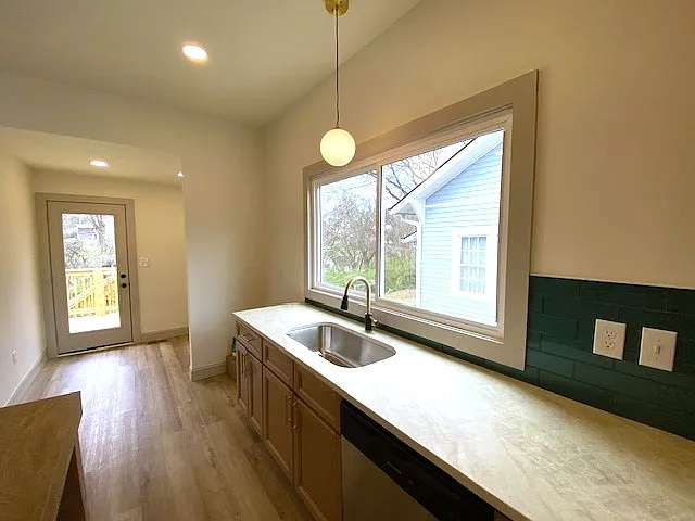 2019 Nadine St — Photo 20