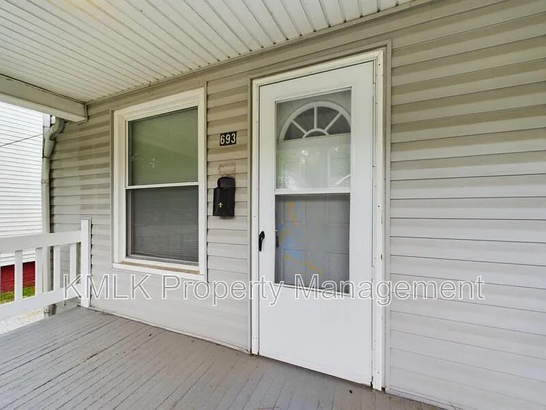 693 Kling St — Photo 4