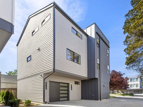 929 N 87th St, Seattle, WA 98103