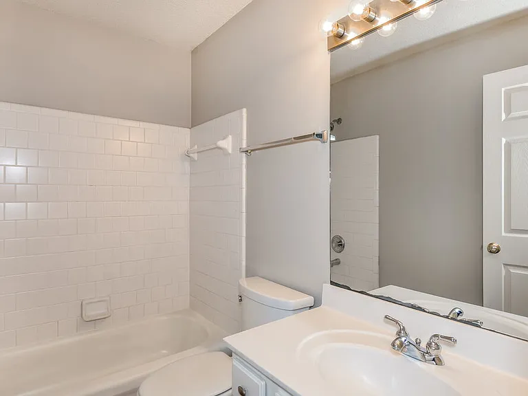 135 Wallnut Hall Cir — Photo 15