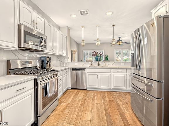 4th image of 2054 Pepperell Ave