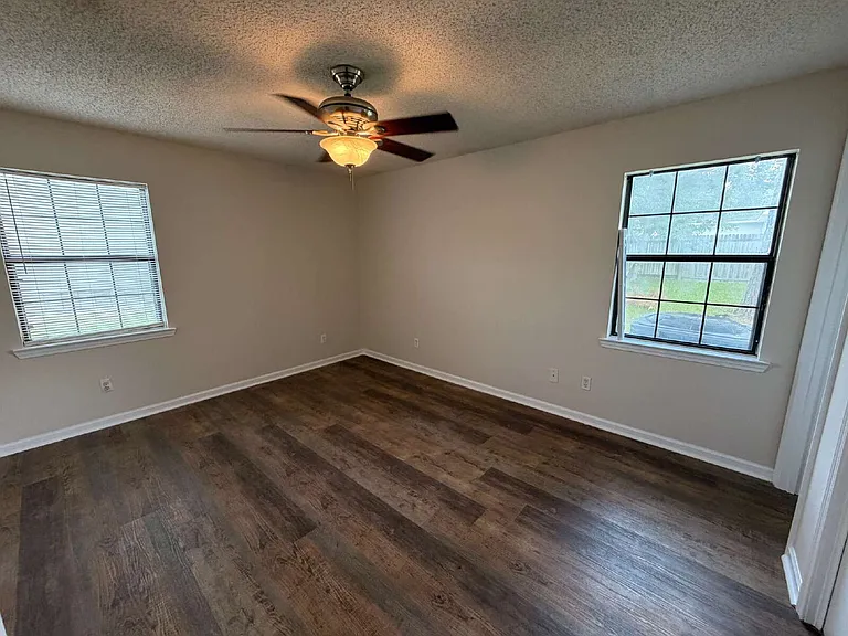2312 Creekwood Dr — Photo 11