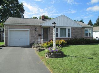 122 Newfield Dr, Rochester, NY 14616