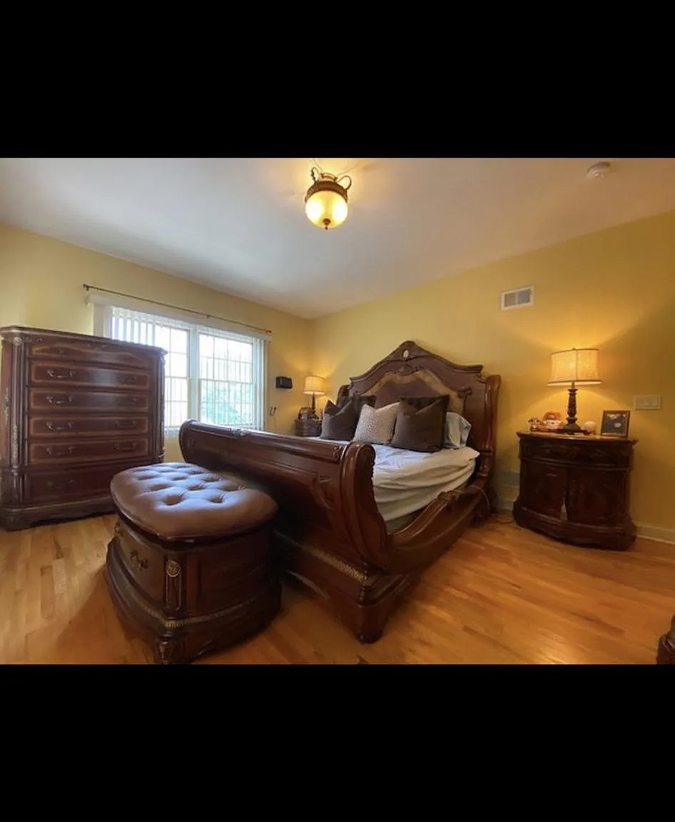 3 bed, 1800 sqft, $3,300 — Photo 4