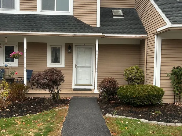 18 Hillcrest W, Portland, ME 04103