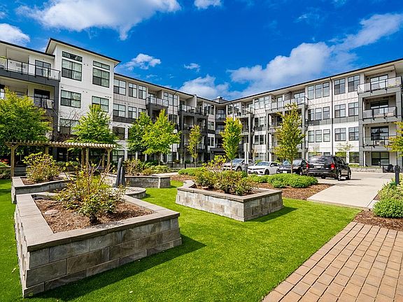 3rd image of 2120 Gladwin Rd #205
