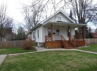 101 Nebobish Ave, Essexville, MI