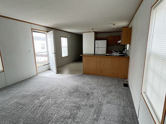 4th image of 3807 S Eaton Ave #5