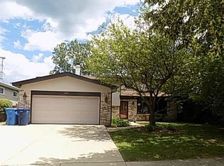 737 Barberry Rd, Highland Park, IL 60035