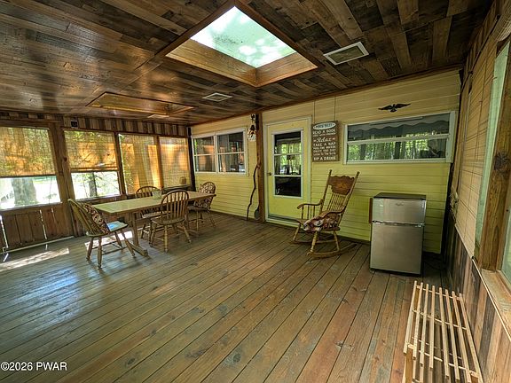 5th image of 146 Clubhouse Dr