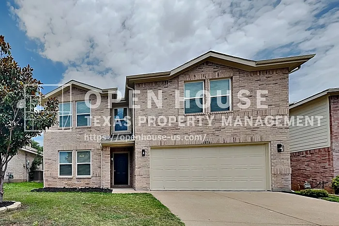 1056 Silver Spur Ln — Photo 1