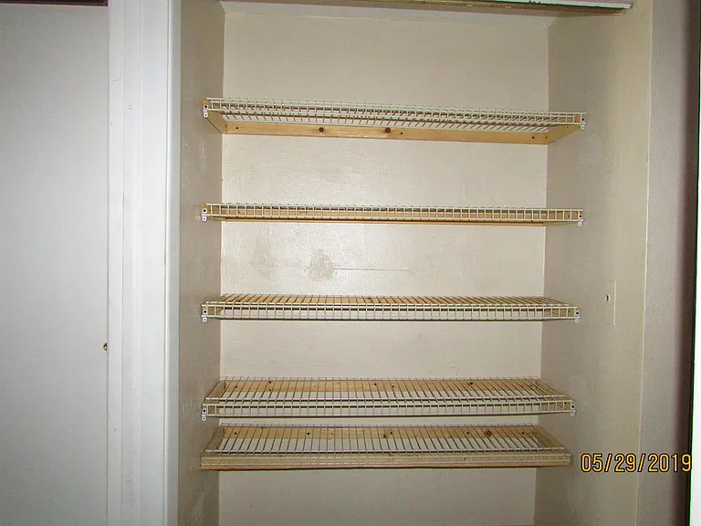 9926 Rainbow Ln — Photo 6