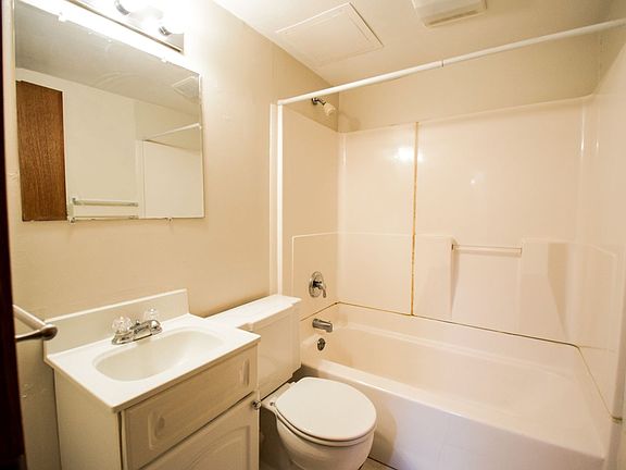 5th image of 113 E Welcome Ave APT 2