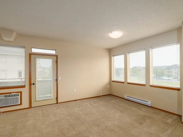 Eagle Point Apartments — Photo 21