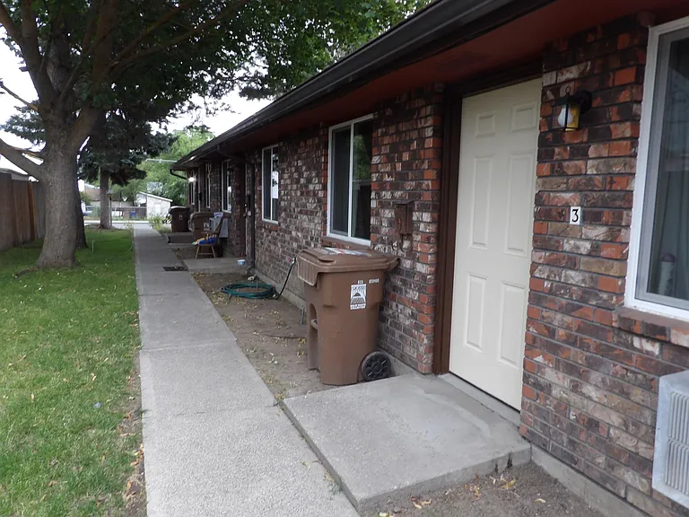 5405 N Crestline St #3 — Photo 8