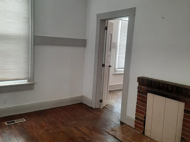 636 N High St — Photo 7