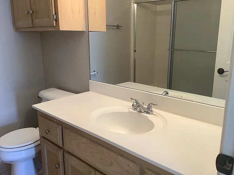 1424 SW 23rd St — Photo 21