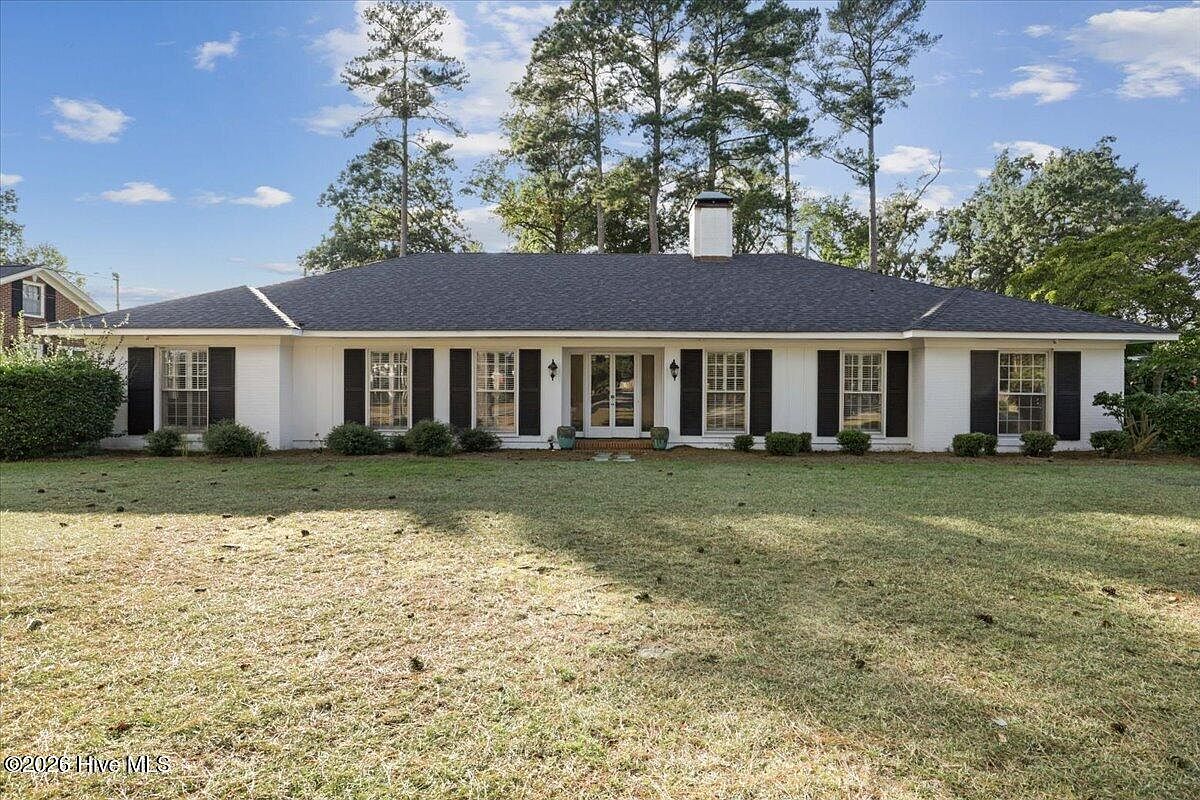 1304 Greenbriar Road — Kinston Country Club