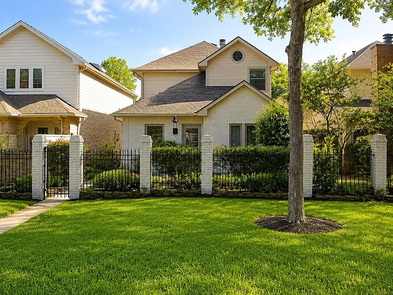 16326 Royal Fort Ln — Photo 1