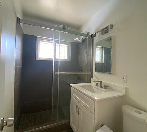4th image of 1839 Corinth Ave #5