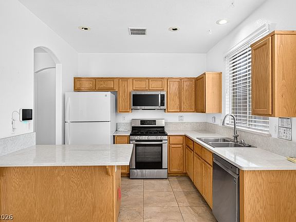 2nd image of 1419 Hometown Ave