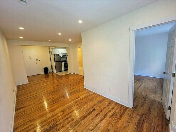 3rd image of 135 E 17th St APT 4B