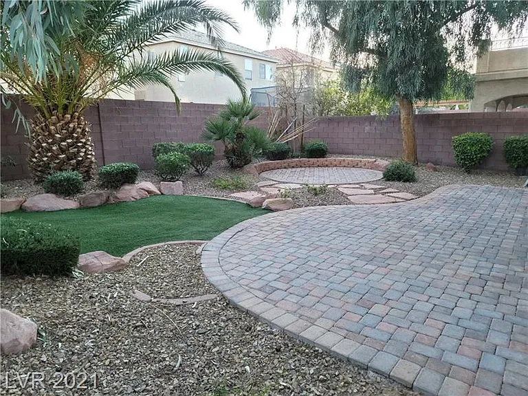 6555 W Camero Ave — Photo 8