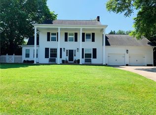 722 W Main St, Pilot Mtn, NC 27041