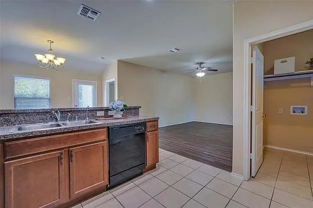 136 Meadow Crest Dr — Photo 23
