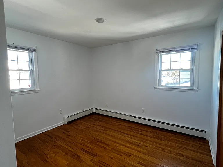 442 Ainsworth St — Photo 8