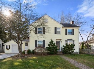 9 Duncan Rd E, Rumford, RI 02916