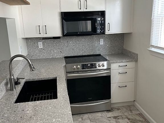 5th image of 511 W 20th St APT 605