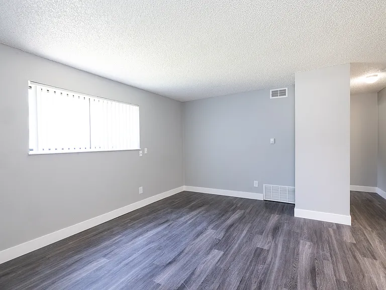 Glendale Apartments — Photo 13