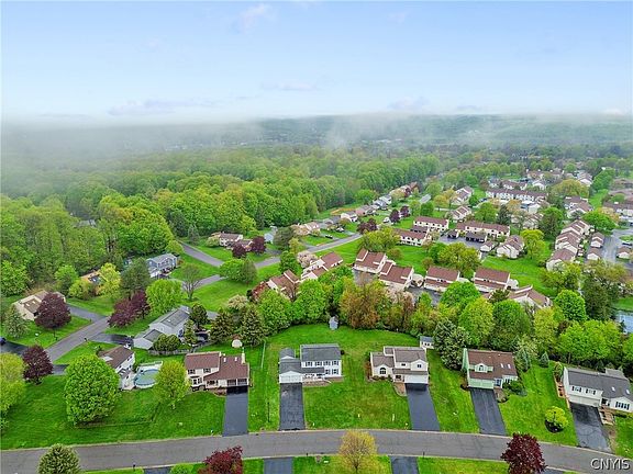 5th image of 416 Mallard Dr