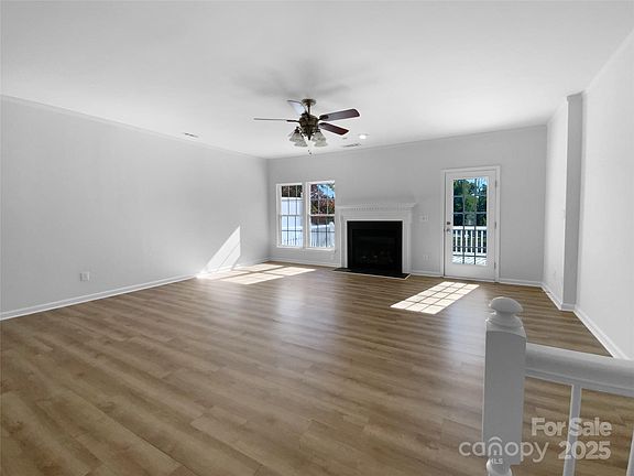 4th image of 9658 Blossom Hill Dr