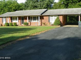 712 Perry Dr, Fredericksburg, VA
