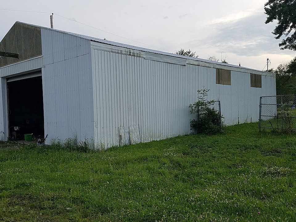 1st image of 4018 E Pettit Ave