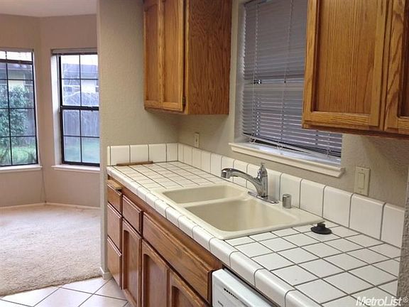 5th image of 1233 Saddle Ct