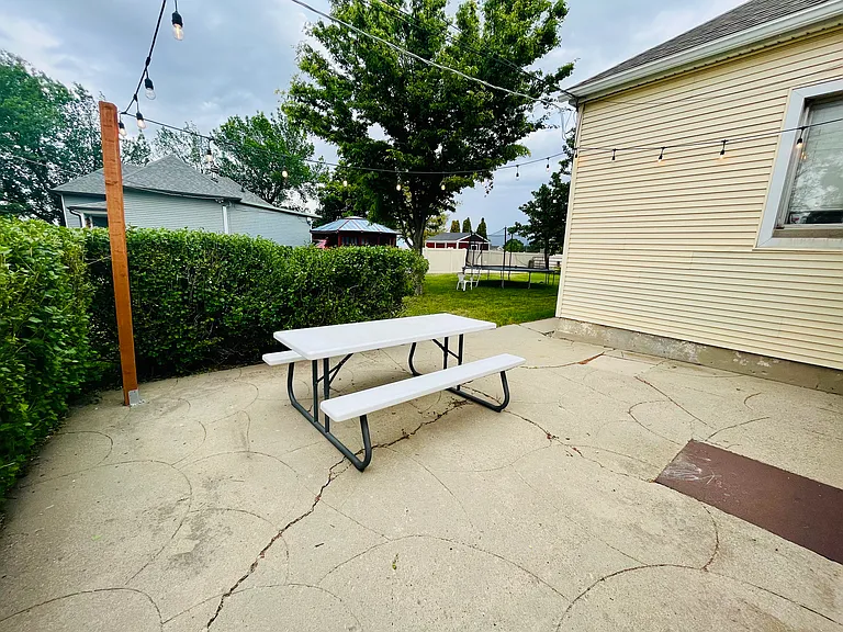 722 W 400 N — Photo 10
