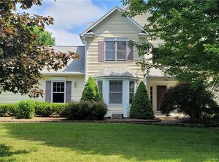 324 Meadowlark Ln, Victor, NY 14564