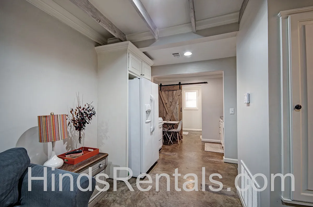 Building Photo - 1142B Saint Ann St